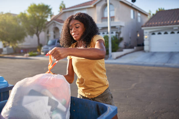 Best Junk Hauling Services  in Willard, OH
